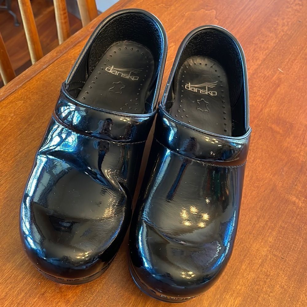 Dansko Patent Leather Shoes Clogs - Size 37